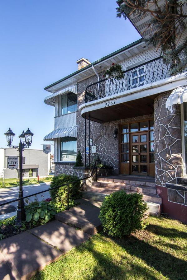 Gite Au P'Tit Manoir B&B Chicoutimi Eksteriør billede