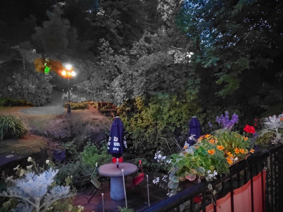 Gite Au P'Tit Manoir B&B Chicoutimi Eksteriør billede
